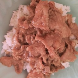 หมูหวานน้ำมันหอย ราดข้าว