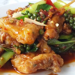 ข้าวปลากระพงผัดฉ่า