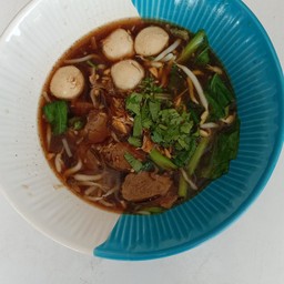 ก๋วยเตี๋ยวหมูตุ๋นยาจีนเด่ะคุณ