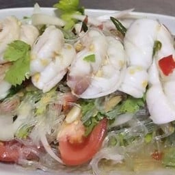 ยำวุ้นเส้นรวมมิตรทะเล