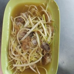 กุยช่ายขาว ผัดหมูกรอบ