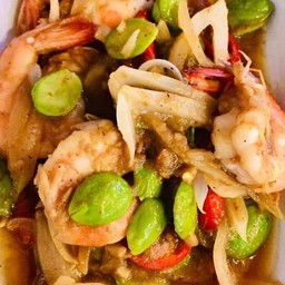 ผัดกะปิสะตอกุ้งสด