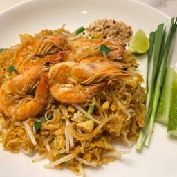 ผัดไทย 100 กระทะ @ บ้านกลางเมือง (สวนหลวง ร.9) สาขา กลางเมือง