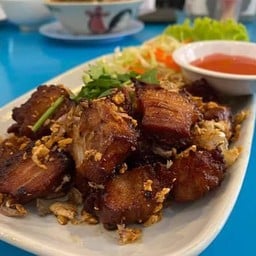 เนื้อทอดกระเทียมพริกไทย