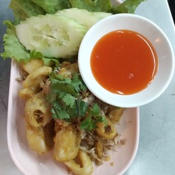 ปลาหมึกทอดกระเทียม