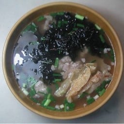 แกงจืดสาหร่ายเต้าหู้หมูสับ