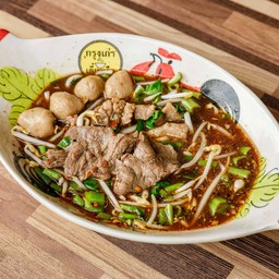 ก๋วยเตี๋ยวเรือหมู ธรรมดา