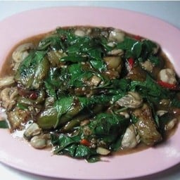 มะเขือยาวผัดหอยนางรมณ์