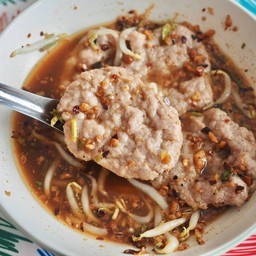 เปลว นครปฐม ก๋วยเตี๋ยวต้มยำโบราณ  GrabKitchen วนิลามูน