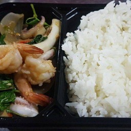 ผัดกระเพารวมทะเล