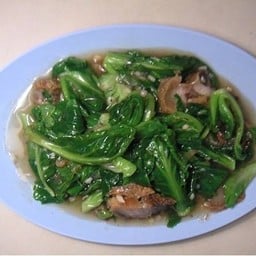 ผัดขแนงหมูกรอบ