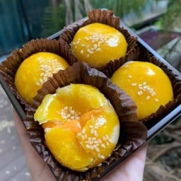 เปี๊ยะไข่เค็มลาวาแม่น้องอชิ