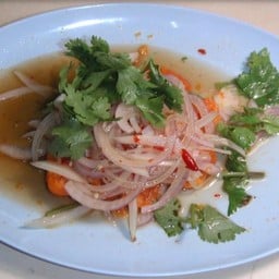 ยำไข่แดง