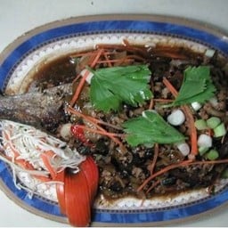 ปลากระพงทอดราดเต้าซี่