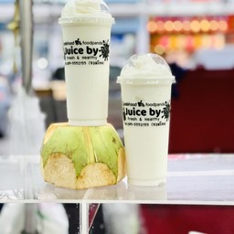 มะพร้ามปั้นใส่นม