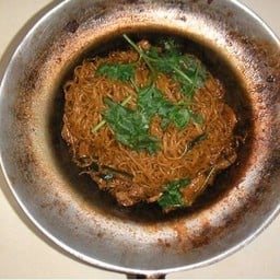 เป็ดอบบะหมี่