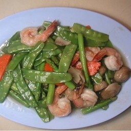 ผัดผักรวมมิตรกุ้ง