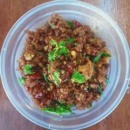 กะเพราเนื้อบด (กับข้าว)
