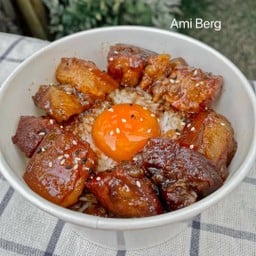 หมูเบ้อเร่อ(ตามสั่ง) กระเพราพริกแห้งจัดจ้าน