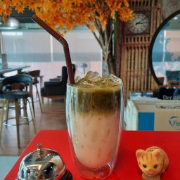 Smile Foods & Coffee 257/24 ถ.รัชดาภิเษก (ปากซอยรัชดาฯ19) แขวงรัชดาภิเษก เขตดินแดง กรุงเทพฯ 10400