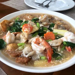 เกี๊ยวกรอบราดหน้ากุ้ง