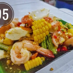 ตำข้าวโพดกุ้งไข่เค็ม