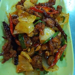 ไก่ผัดเม็ดมะม่วง