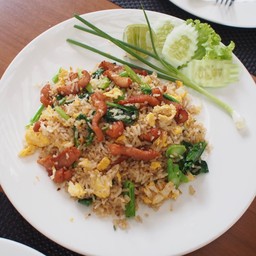 ข้าวผัดหมูแดดเดียว