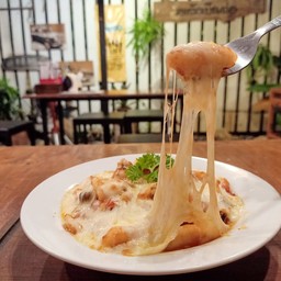 สปาเก็ตตี้ อบชีส ซอสไส้กรอก