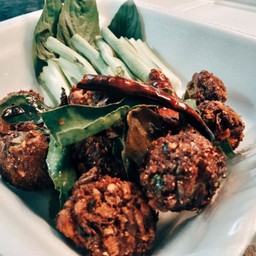 ลาบหมูทอด