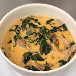 แกงคั่วคอหมูย่างใบชะพลู