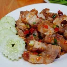 หมูกรอบคั่วพริกเกลือ