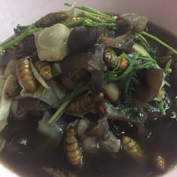 แกงลาวใส่ดักแด้