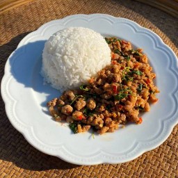 กะเพรารสเจ็บริมคลองพันท้าย