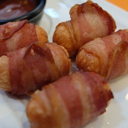 ไส้กรอกพันเบคอน