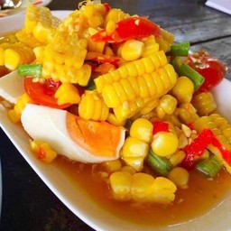 ส้มตำข้าวโพดไข่เค็ม