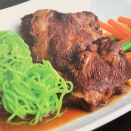 ซี่โครงหมูอบ บะหมี่หยก