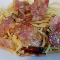 สปาเก็ตตี้ผัดเบคอน(ผัดพริกแห้ง)