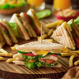 [อร่อยซ่ากับโค้ก] คลับแซนวิช Club Sanwich +  โค้ก ออริจินัล (กระป๋อง) 