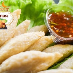 แม่จันทร์ ลูกชิ้นทอด