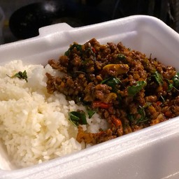 กระเพราหมูแบบแห้ง