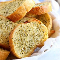 ขนมปังกระเทียม Garlic bread