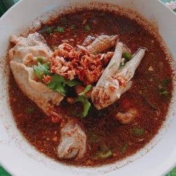 ก๋วยเตี๋ยวไก่ตุ๋น หมูน้ำตก