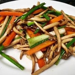 ผัดเผ็ดเห็ดโคนญี่ปุ่น