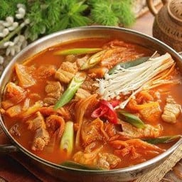 ซุปกิมจิต้มหม้อไฟ Kimchi Jeongol