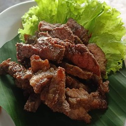 ย่างเนื้อวัวติดมัน