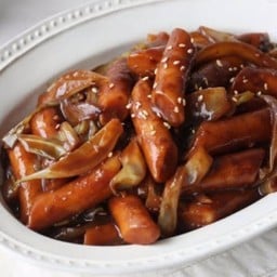 ต็อกบกกีซอสจาจัง Jajang Tteokbokki