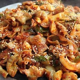 ไส้อ่อนหมูผัดเผ็ด Gopchang Bokkeum