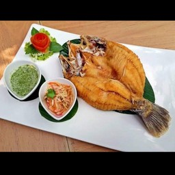 ปลากระพงทอดน้ำปลา