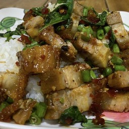 ข้าวกะเพราหมูกรอบ